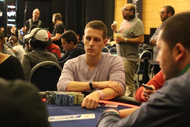 In texas holdem does a flush beat 3 of a kind Blackjack switch odds vs regular blackjack